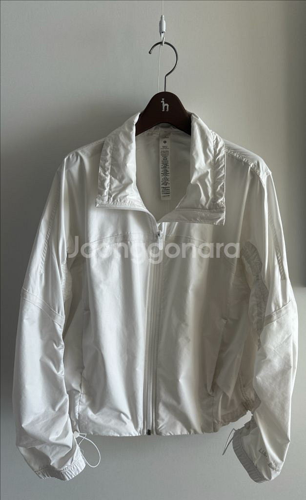 룰루레몬 여성 바람막이 화이트 8사이즈 80,000원--1