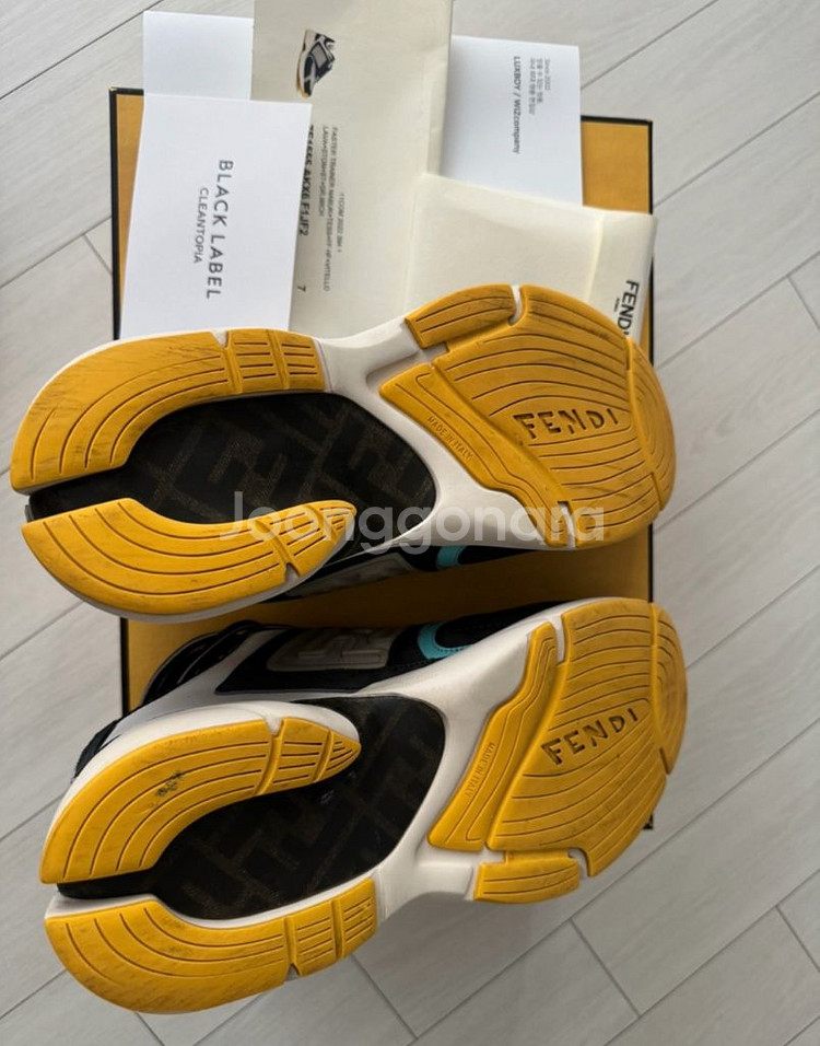 펜디 스니커즈--5