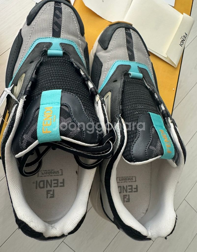 펜디 스니커즈--3