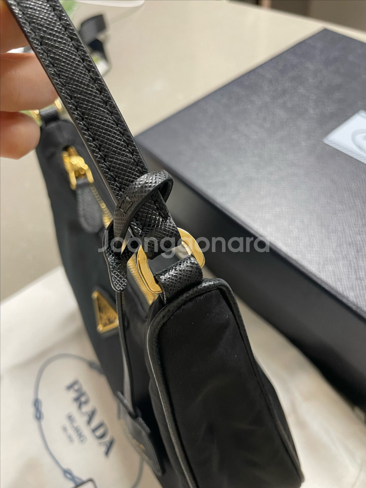 (정품) 프라다 리나일론 2005 리에디션 금장 호보백--4