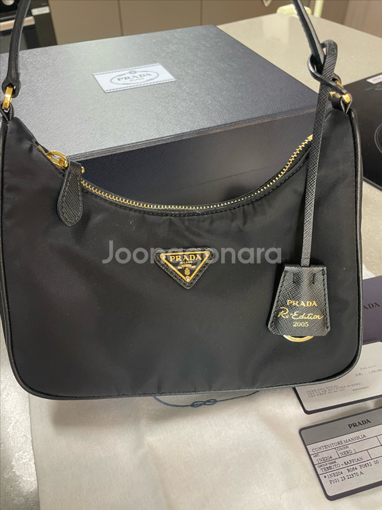 (정품) 프라다 리나일론 2005 리에디션 금장 호보백--1