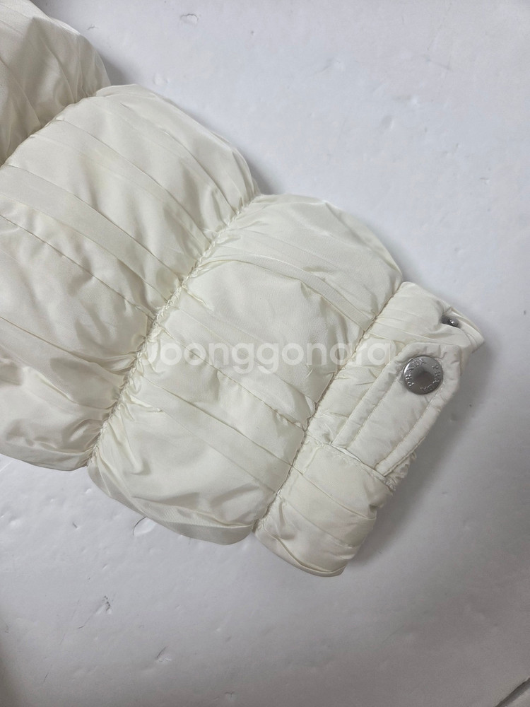 프라다 여성 퍼 후드 패딩 다운자켓 화이트(42)--2