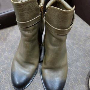 페레가모 신형 앵클 부츠