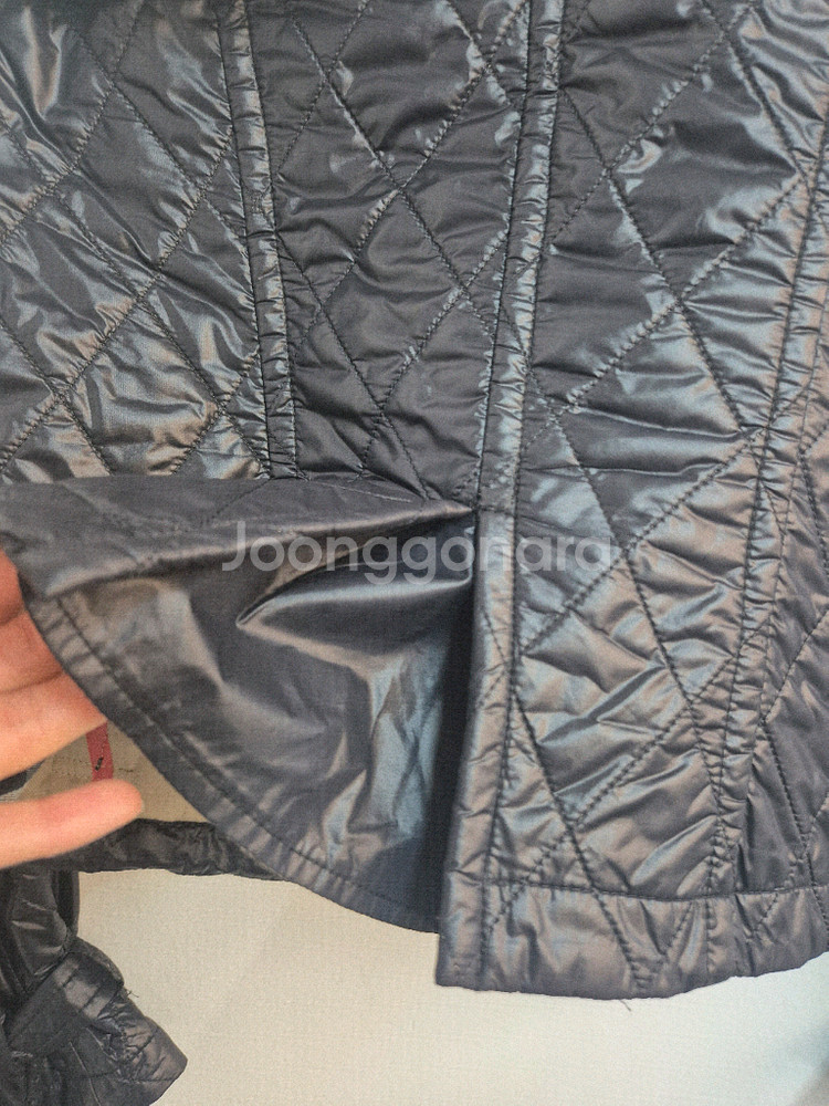 버버리 블랙 퀼팅 숏자켓--6