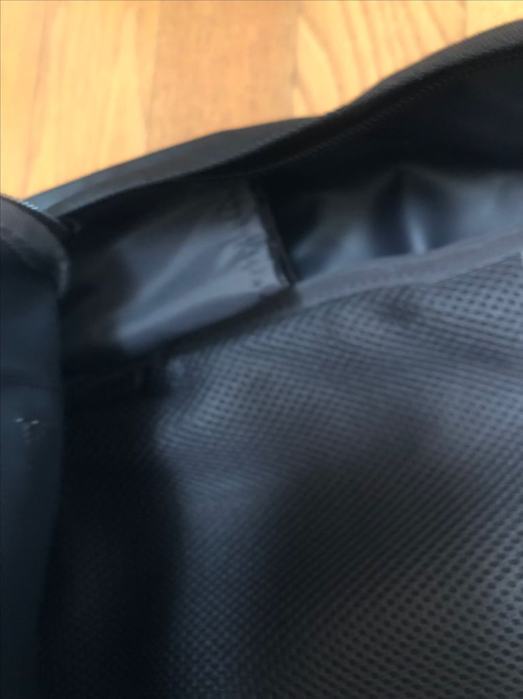 유니클로 블랙 백팩--7