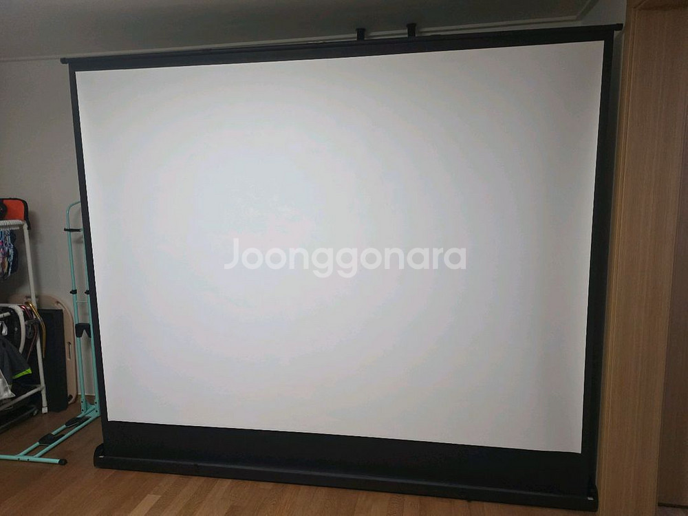 LG 시네빔 hu70la 빔프로젝터와 120인치 유압식 스크린 팔아요--6