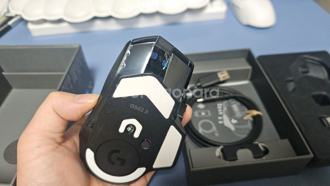 로지텍 G502 X PLUS 무선 게이밍 마우스 블랙--2