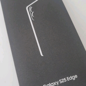 지금 개봉한 갤럭시 S25 엣지 256GB 단순개봉 자급제