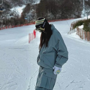 24/25 어스투 보드복 세트 m사이즈 일괄판매