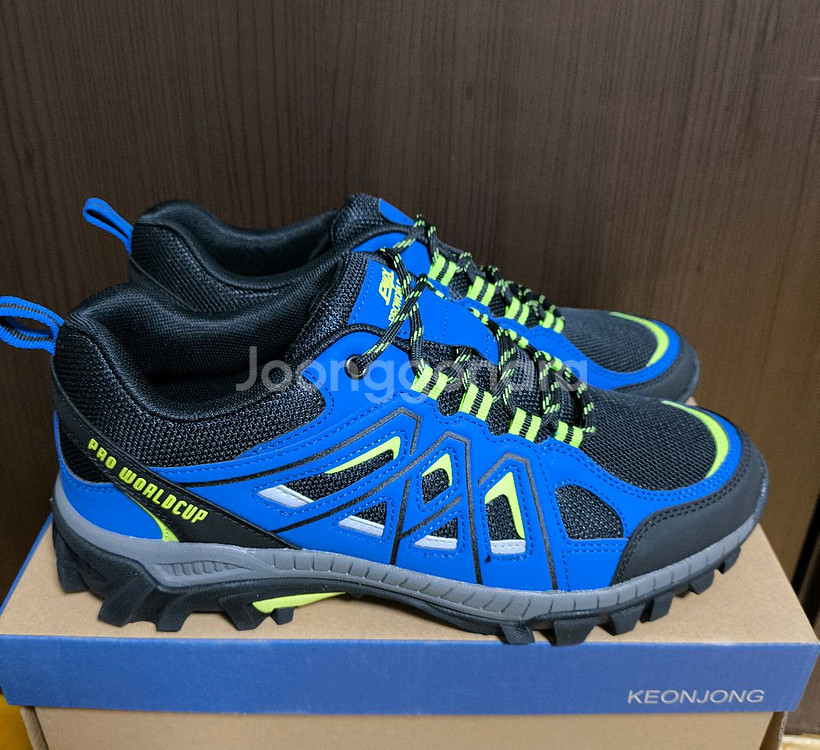 (새상품)265등산화 트레킹화 프로월드컵 운동화--0