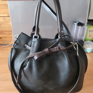 정품)루이비통 마히나 지롤라타 사첼백 (복조리가방)!!