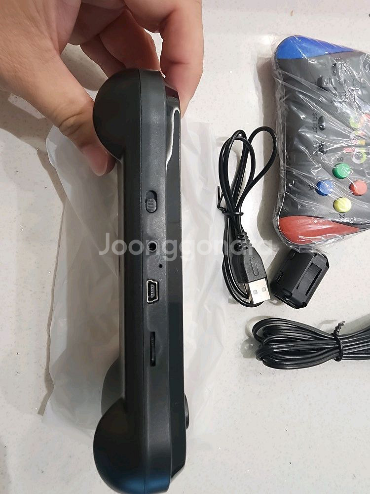 X7M 게임기는 500여 가지의 고전 아케이드 게임을--2