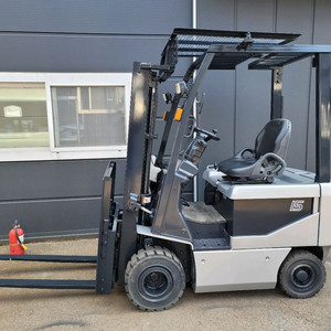 최상급 닛산 1.5톤 전동지게차 판매