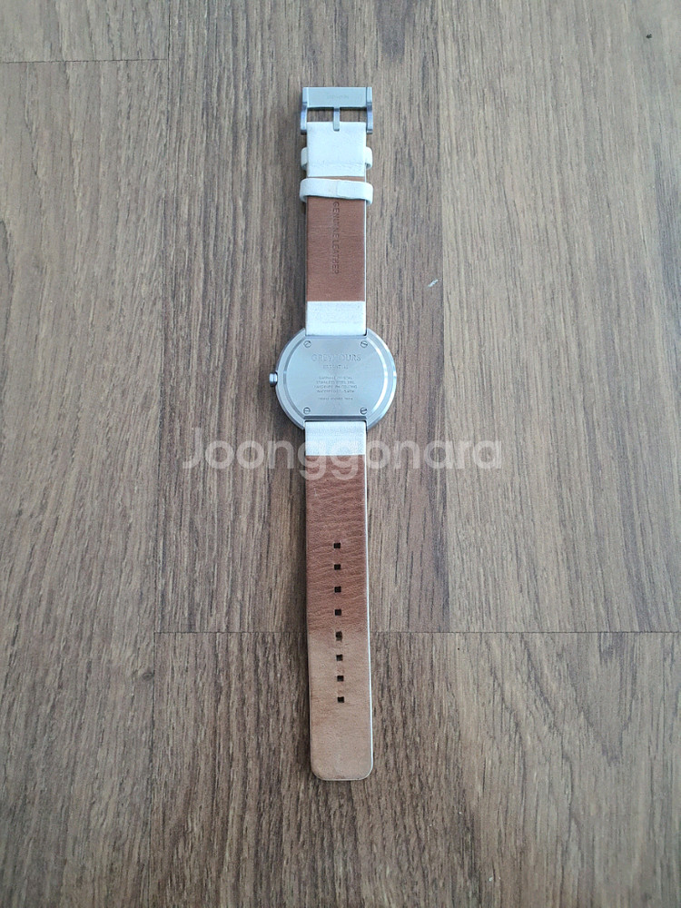 그레이아워즈 에센샬 화이트 시계--3