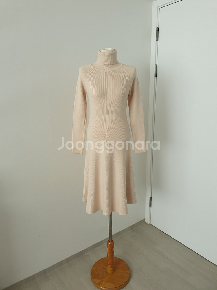 (상태좋음)골지 니트 폴라 원피스 44~55반--0