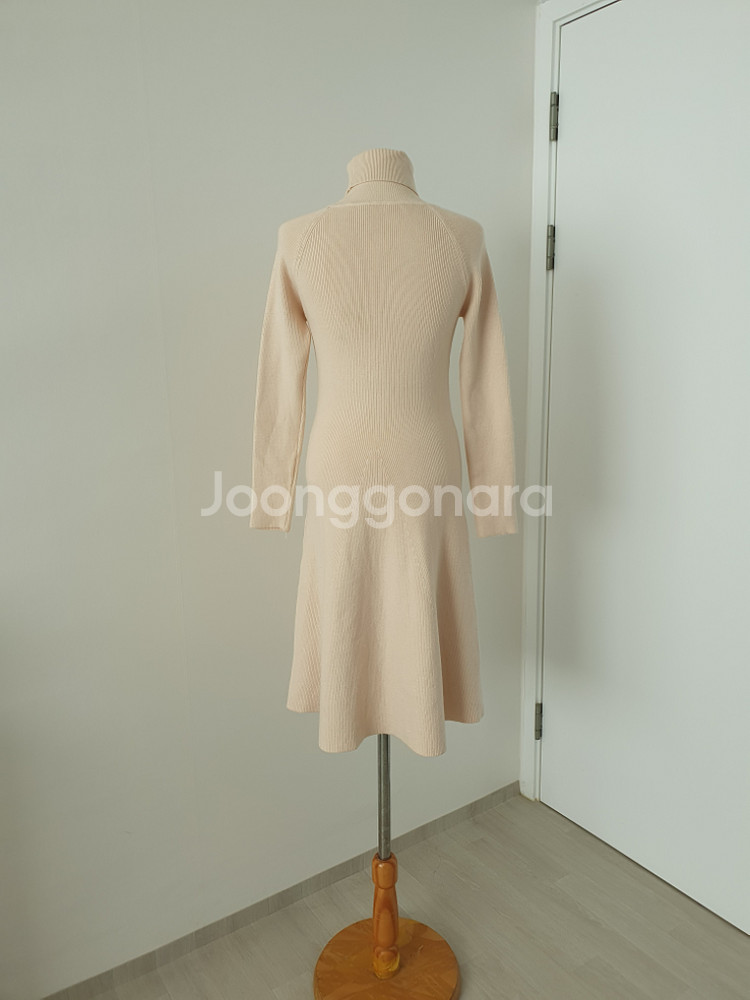 (상태좋음)골지 니트 폴라 원피스 44~55반--1