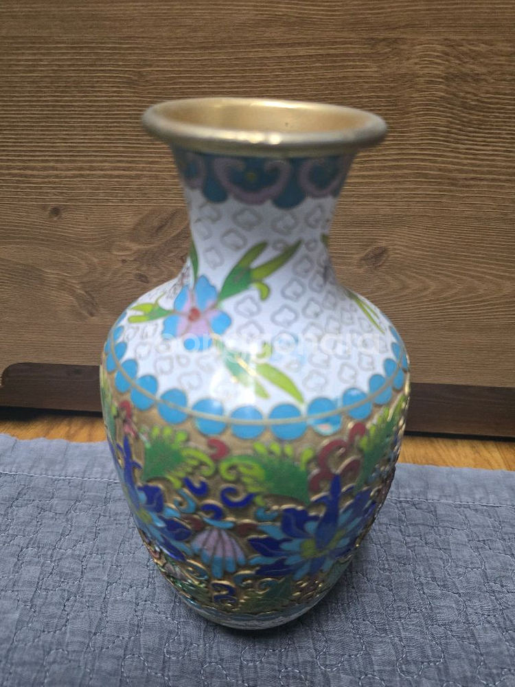 칠보기법으로 제작된 동태범랑 화병 6점--1