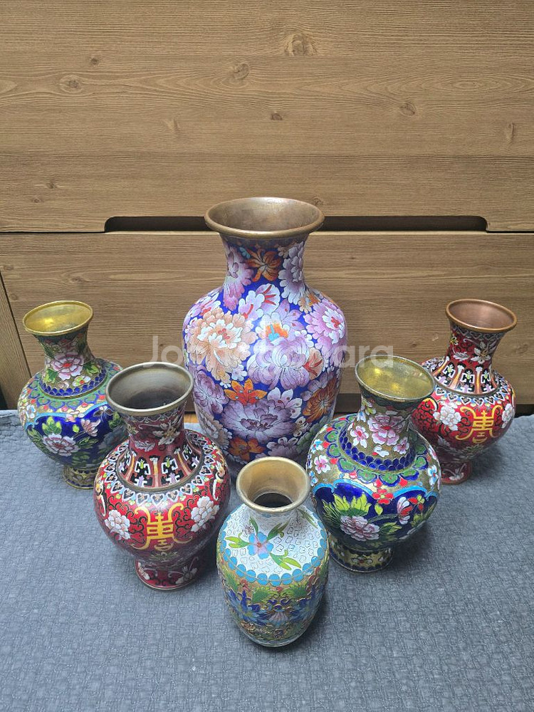 칠보기법으로 제작된 동태범랑 화병 6점--6