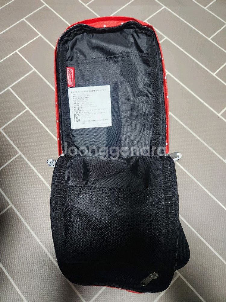 콜맨 C바디 슬링백 핑크도트색--1