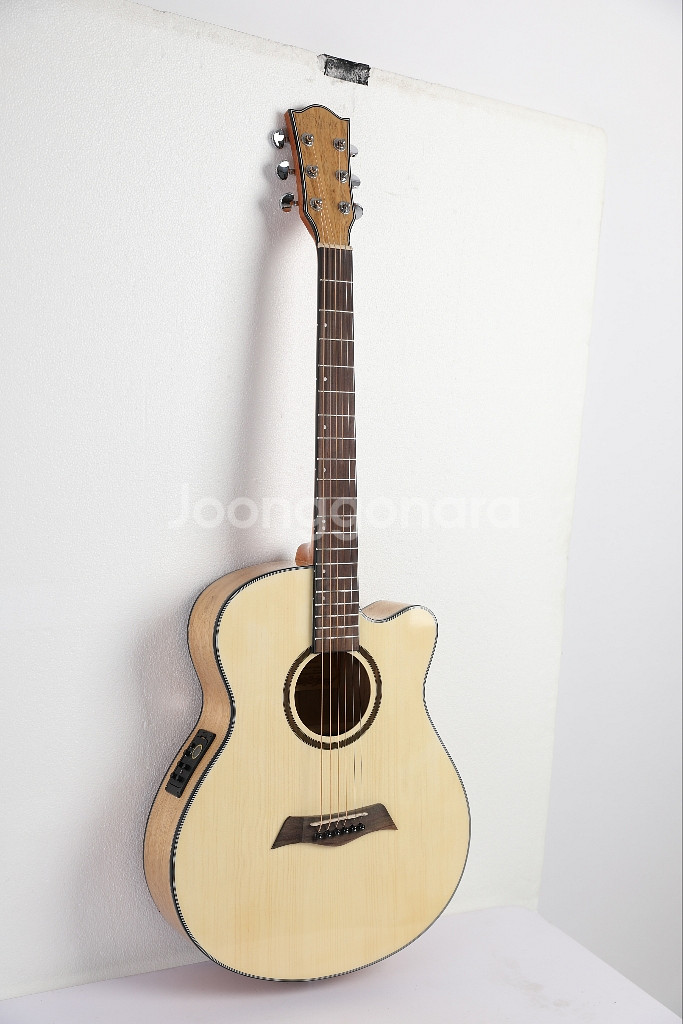 새제품 EQ 슬림바디 통기타 절반가에 팝니다 기타--2