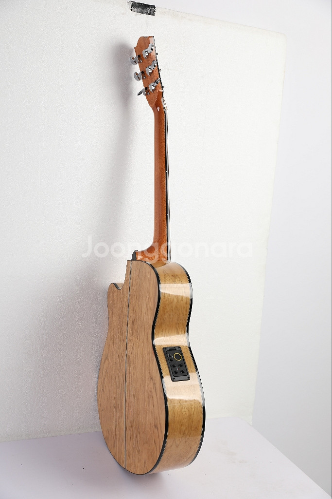 새제품 EQ 슬림바디 통기타 절반가에 팝니다 기타--4