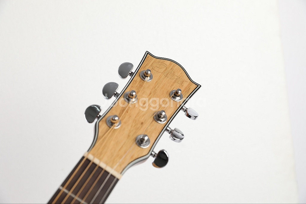 새제품 EQ 슬림바디 통기타 절반가에 팝니다 기타--5