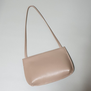 네버베터 애나 가죽 숄더백 머드