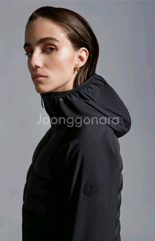 몽클레어 바람막이 패딩 자켓 새제품--0