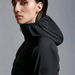 몽클레어 바람막이 패딩 자켓 새제품