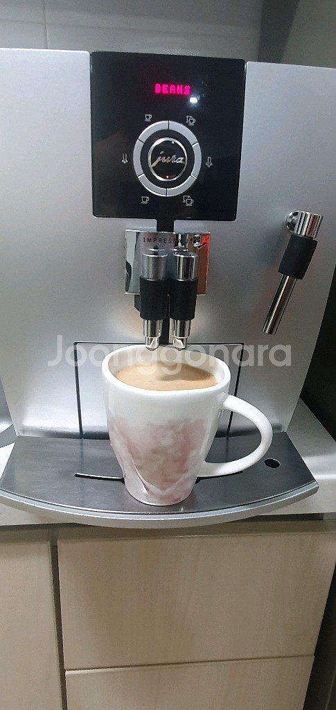 유라 커피머신--1