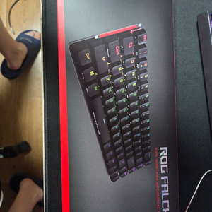 ASUS ROG Falchion 65% 게이밍 키보드