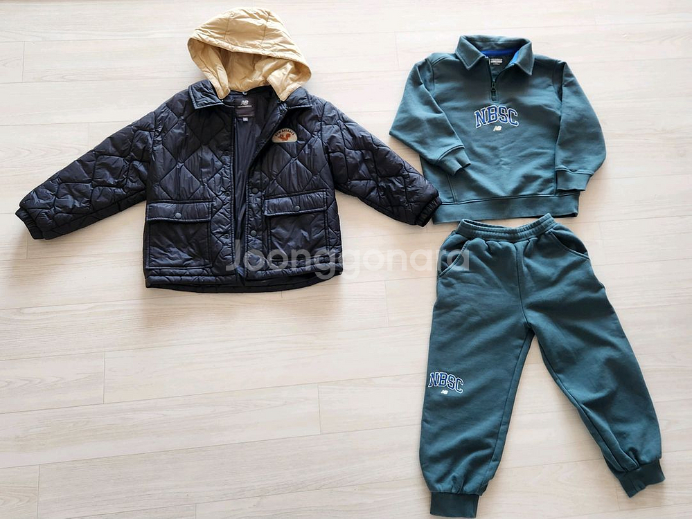 뉴발란스 키즈 130사이즈 점퍼, 상하복--0