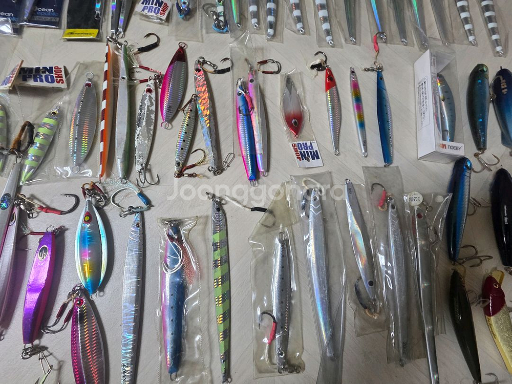 다양한 종류의 낚시 루어 세트(메탈지그,포퍼,펜슬)--3