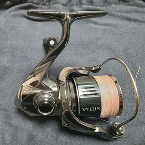 시마노 스텔라c2000s HG 팝니다