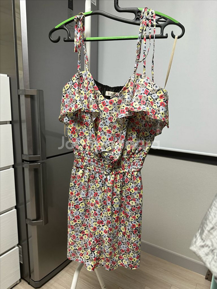 BCBG 플라워 점프수트 반바지 xs--0