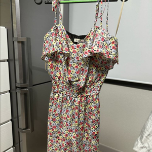 BCBG 플라워 점프수트 반바지 xs