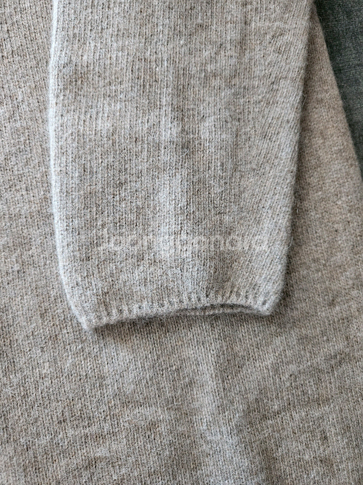 르우 홀가먼트 라쿤 라운드 니트원피스 판매해요--2