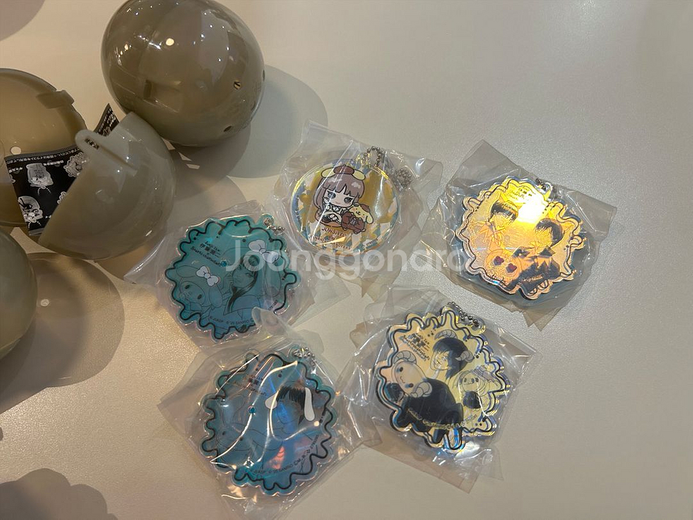 5개일괄)이토준지 산리오 아크릴 키링 팝니다--1