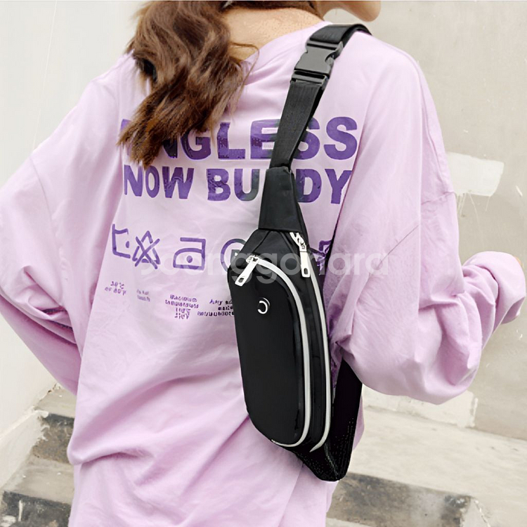 힙색 슬링백 크로스백 새상품 판매해요~!--2