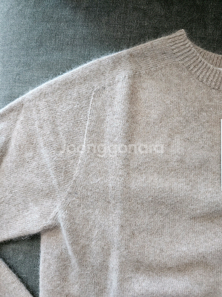 EON 라쿤 홀가먼트 라운드 니트원피스 판매해요--9