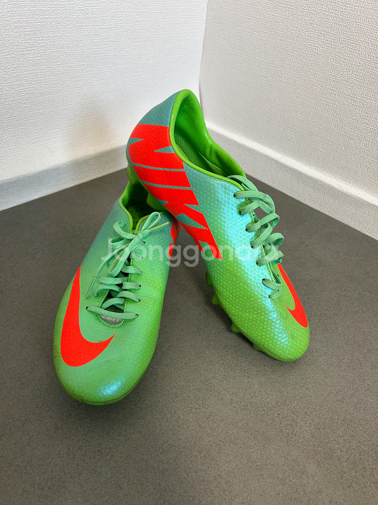 나이키 머큐리얼 축구화 260--0