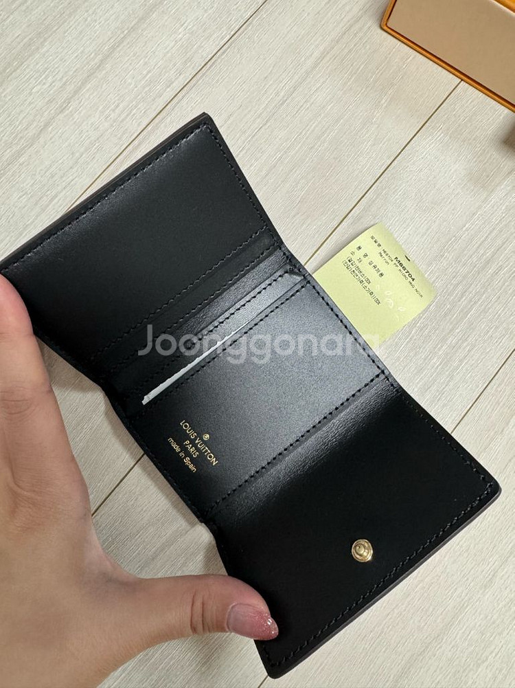 루이비통 모노그램 캔버스 카프스킨 중지갑 마이크로 브라운 (새상품)--2