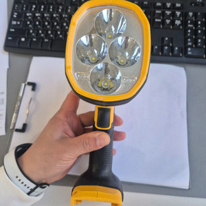 디월트 랜턴 DCL043