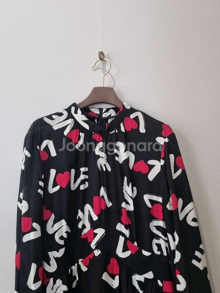 LOVE MOSCHINO 러브 모스키노 하트 로고 패턴--1