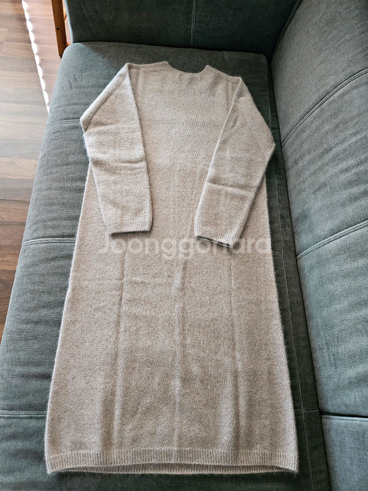 EON 라쿤 홀가먼트 라운드 니트원피스 판매해요--5