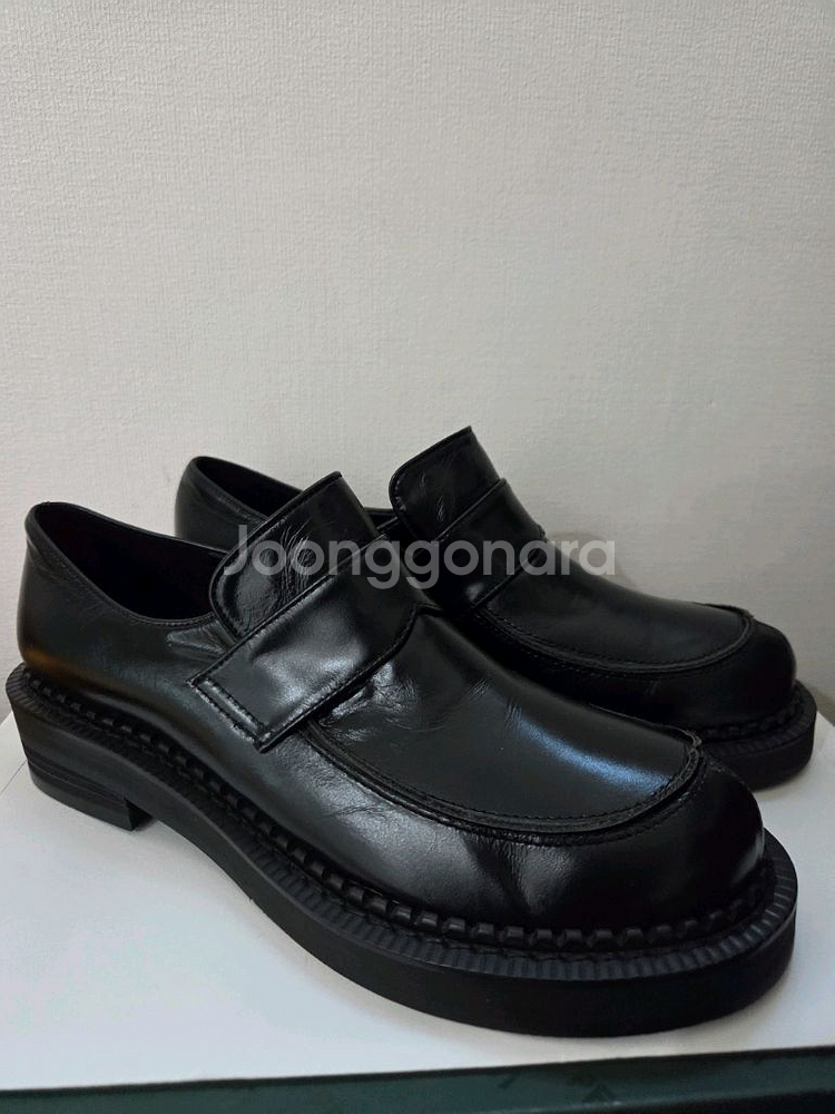 새상품 쏭스튜디오 로퍼 240--0