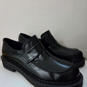 새상품 쏭스튜디오 로퍼 240