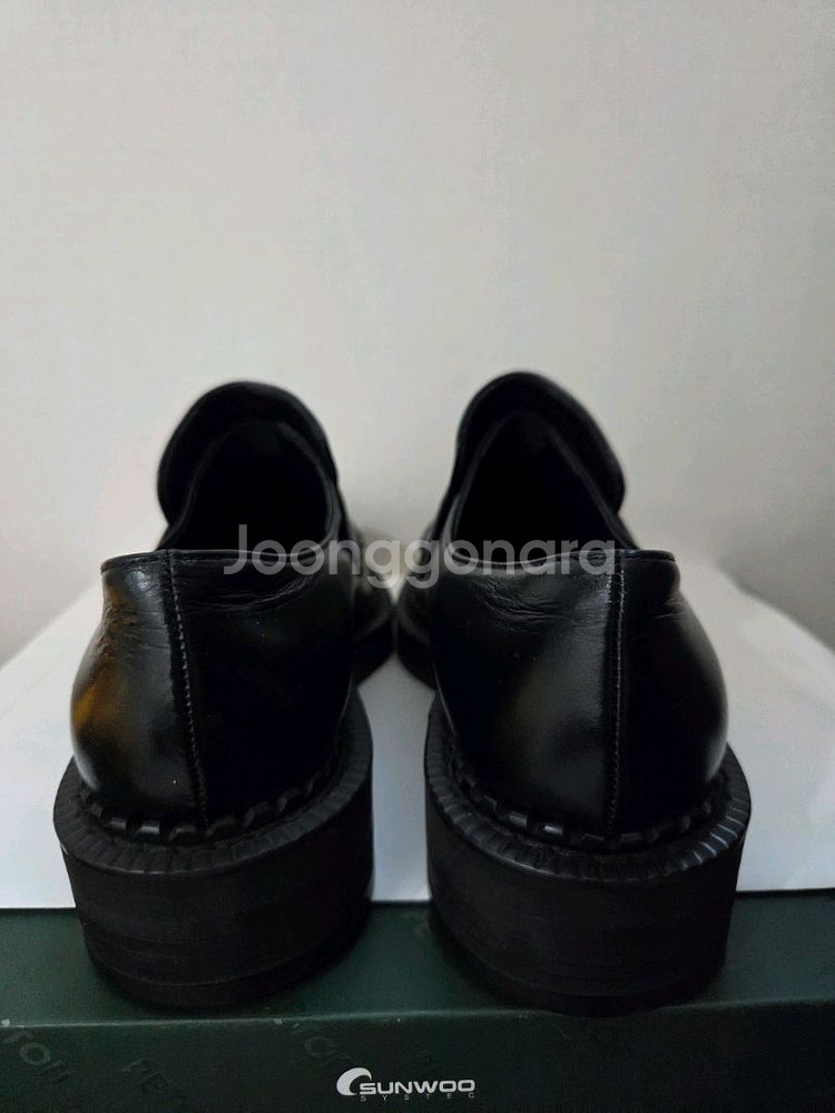 새상품 쏭스튜디오 로퍼 240--2