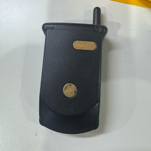 스타택 2004SE 금장 휴대폰