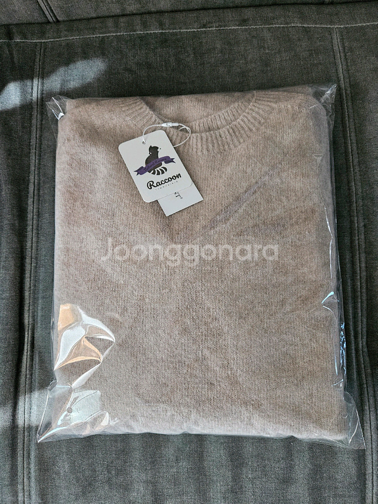 EON 라쿤 홀가먼트 라운드 니트원피스 판매해요--6